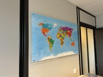 Carte du monde en plexiglass 