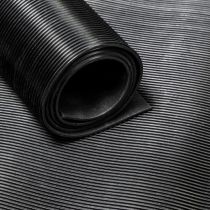Tapis antid&eacute;rapant caoutchouc stri&eacute; 